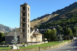 Dos edificios religiosos: La Sagrada Familia y Sant Climent de Taüll