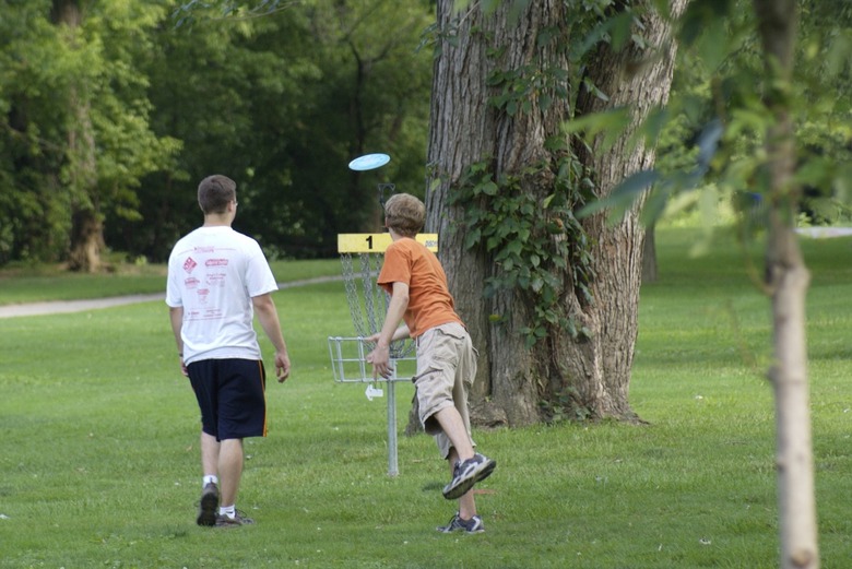 disc golf throwing techniques